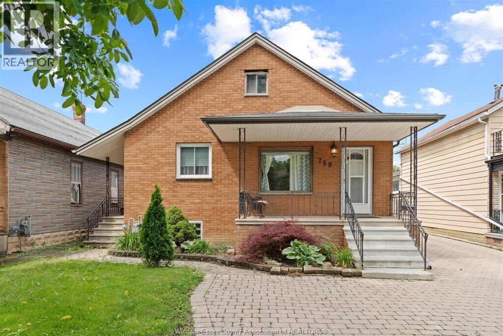 Property Photo: 759 Glengarry Avenue ON N9A 1R4