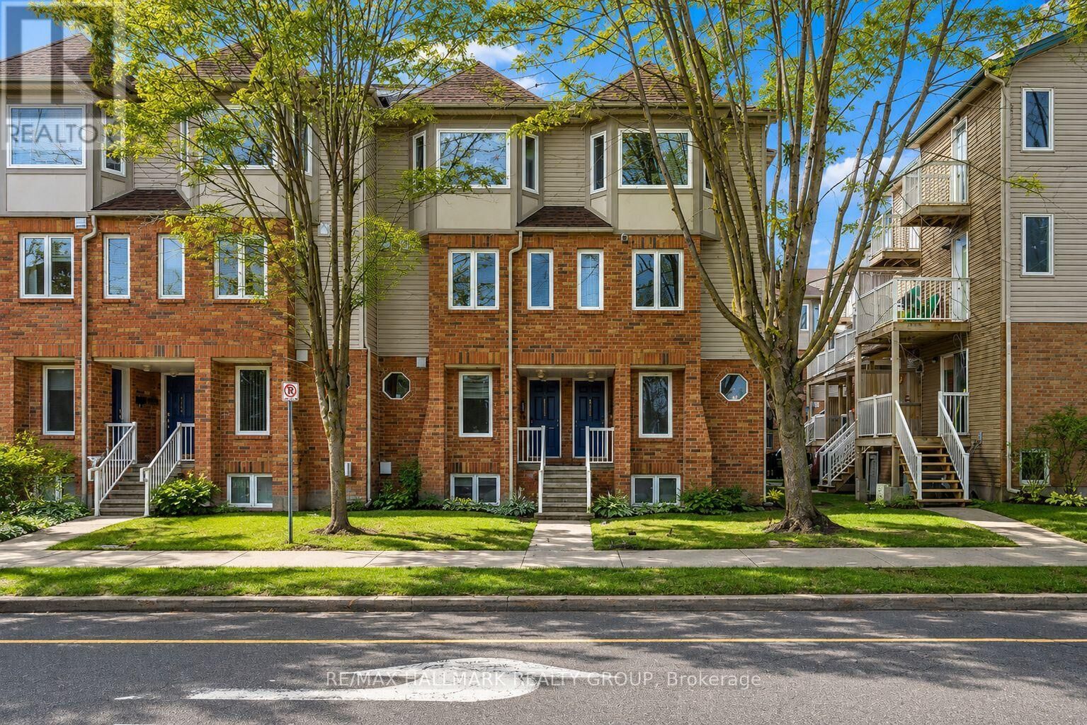 Property Photo: 1344 Guthrie Street ON K2H 1G8