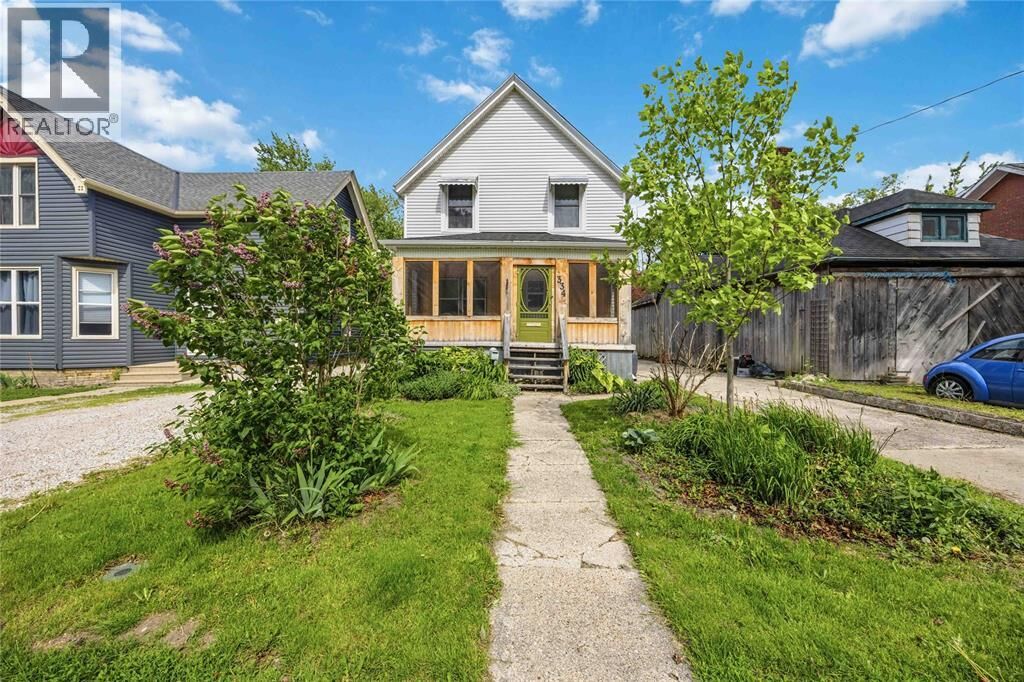 Property Photo: 334 Vidal Street South ON N7T 2T9