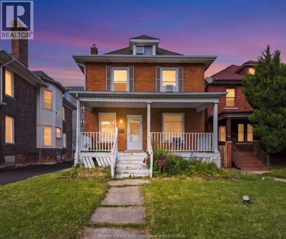 Property Photo: 542 Victoria Avenue ON N9A 3M8