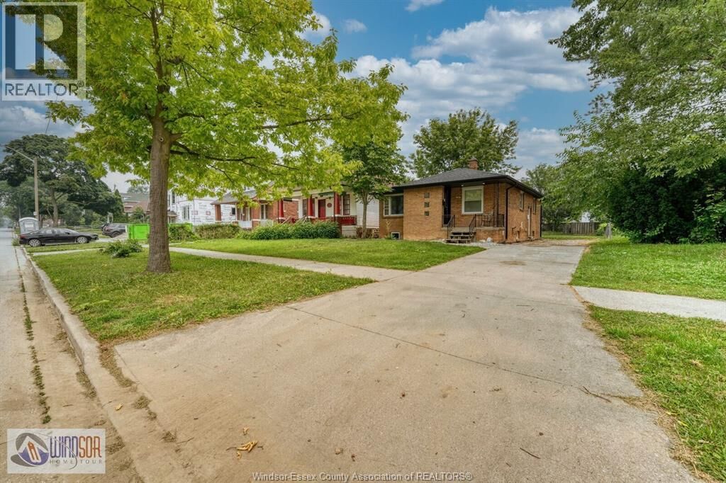 Property Photo: 736 Partington Avenue ON N9B 2N7