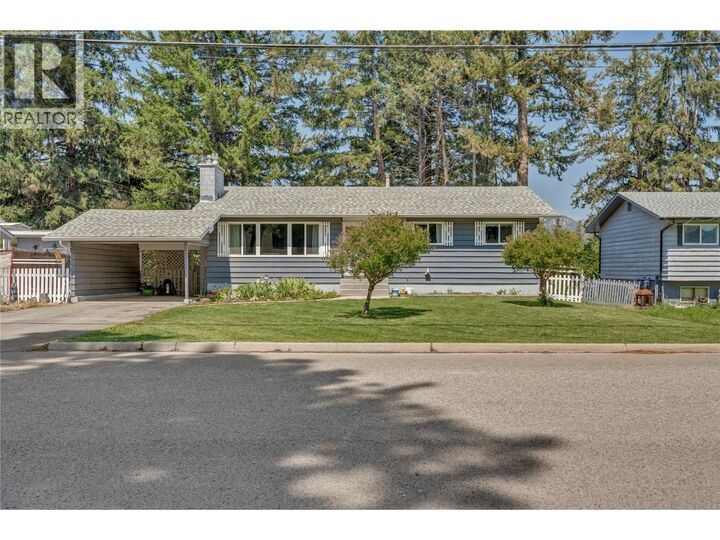 Property Photo: 102 Ridgewood Drive BC V0X 1W0