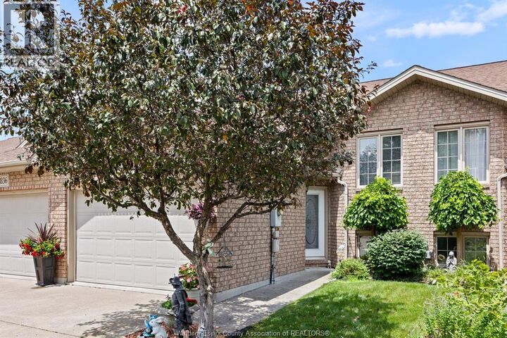 Property Photo: 11840 Boulder Crescent ON N8P 1Z4