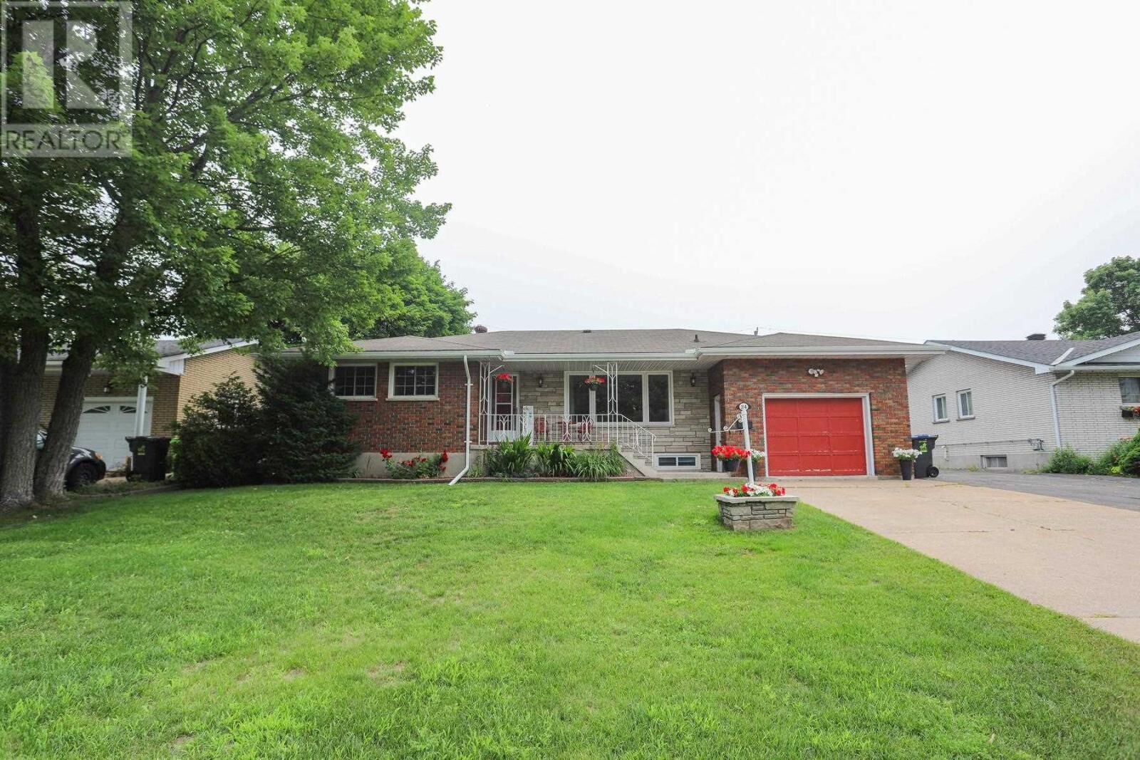 Property Photo: 24 Granite St ON P6B 4T1