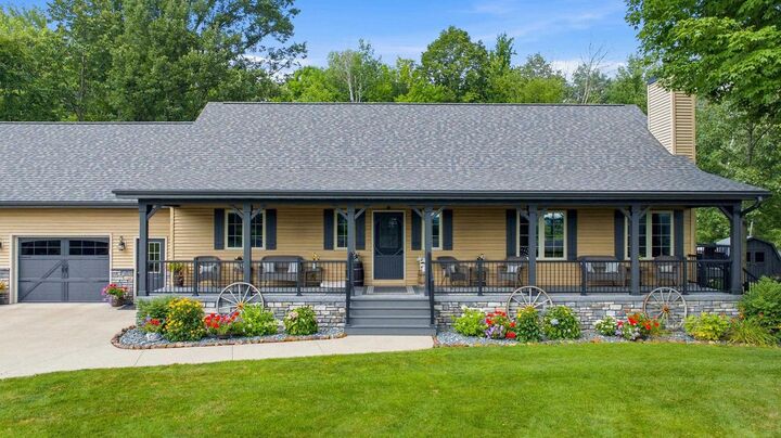 Property Photo: 9432 State Highway 186 WI 54412