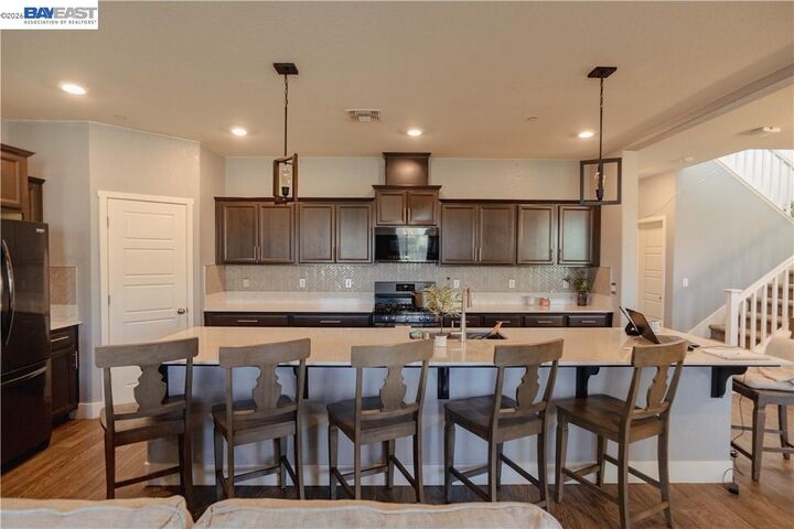 Property Photo: 2481 Pineda Dr CA 95340