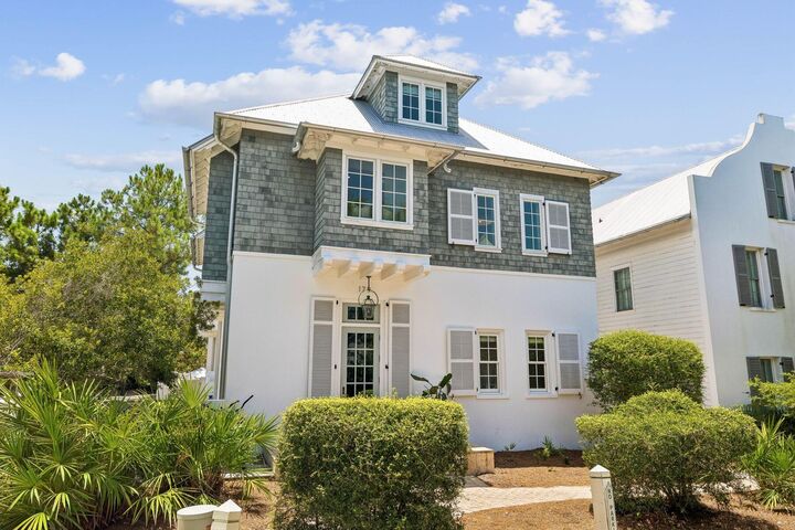 Property Photo: 179 E Kingston Road FL 32461