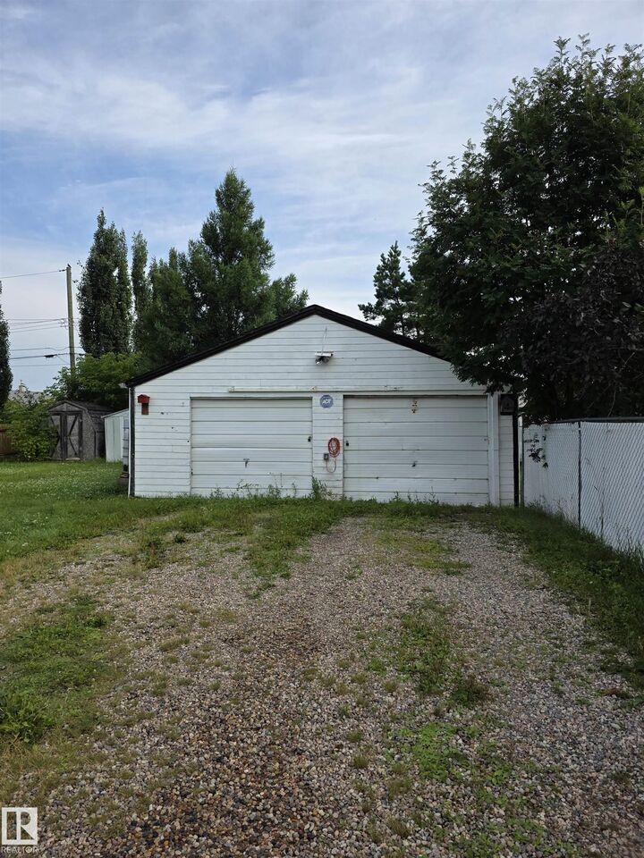 Property Photo: 4812 48 Avenue AB T9M 1Y4