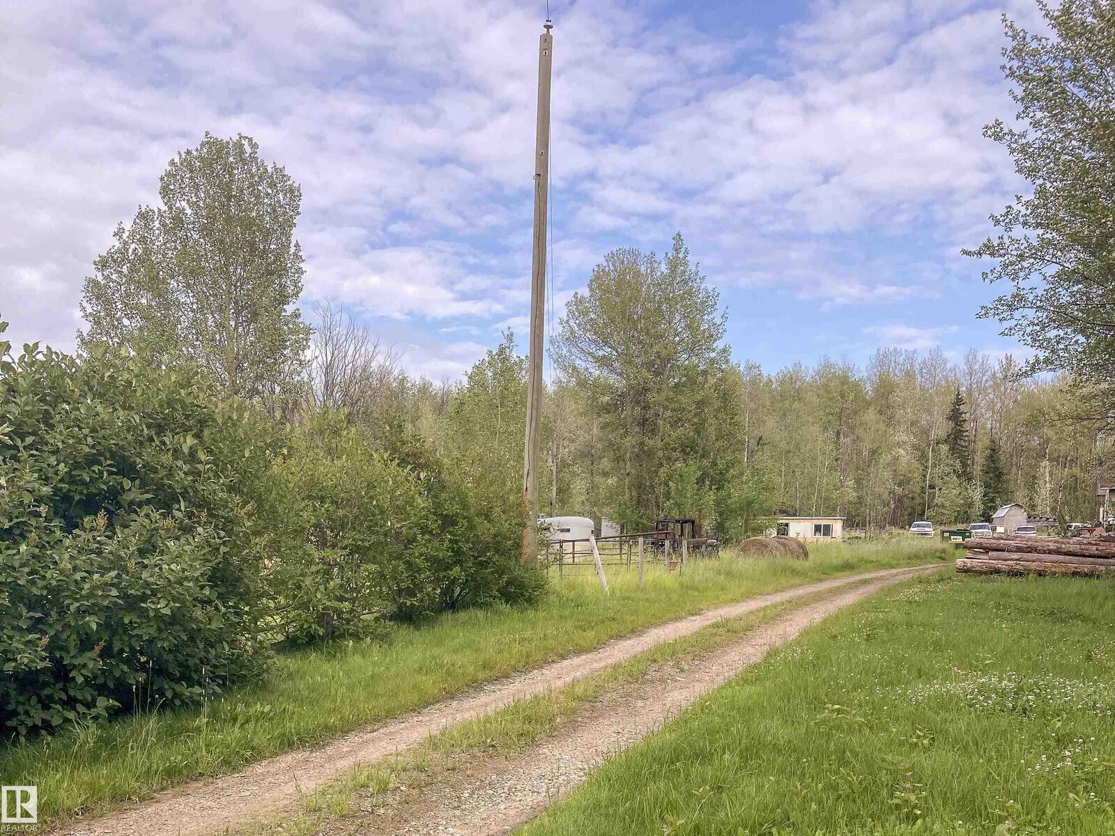 Property Photo: 451043 Rge Rd 70A AB T0C 0A0