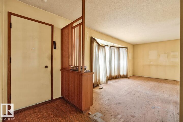 Property Photo: 69 Garland Crescent AB T8A 2P7