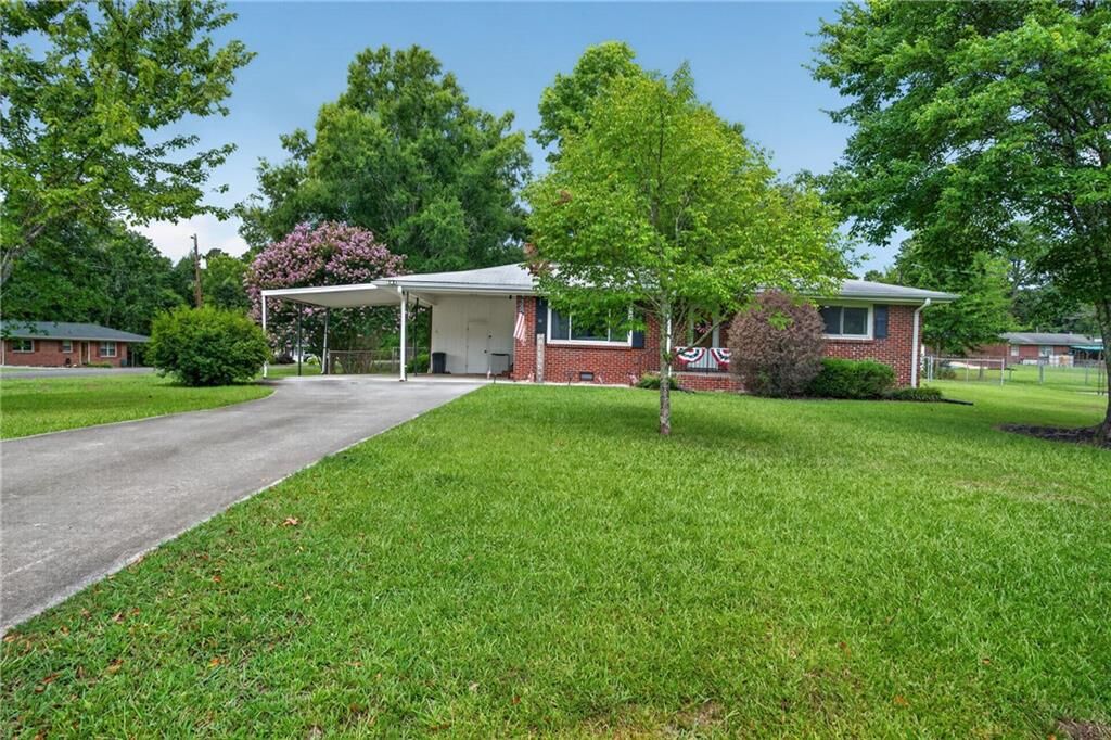 Property Photo: 14 Don Dr NE GA 30165