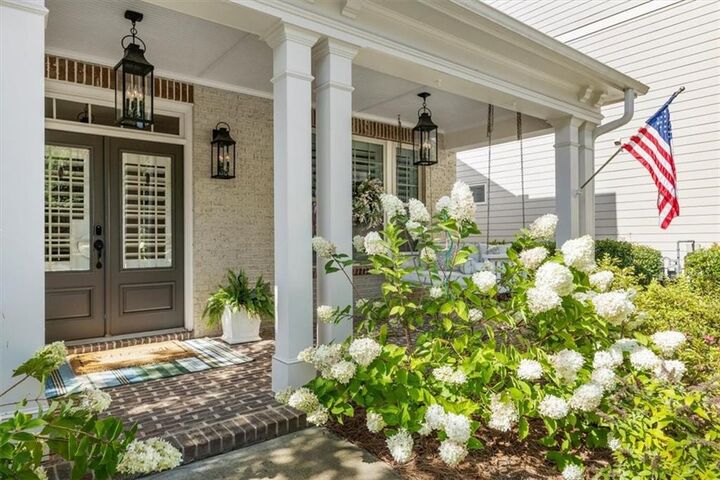 Property Photo: 707 Saybeck Way GA 30004