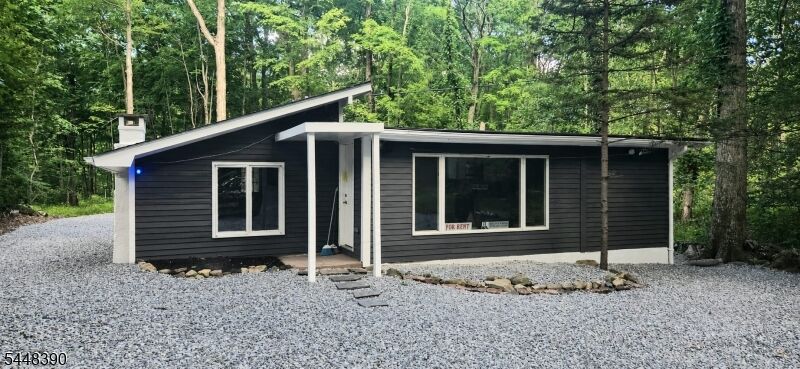 Property Photo:  107 Arapaho Trl  NJ 07871 