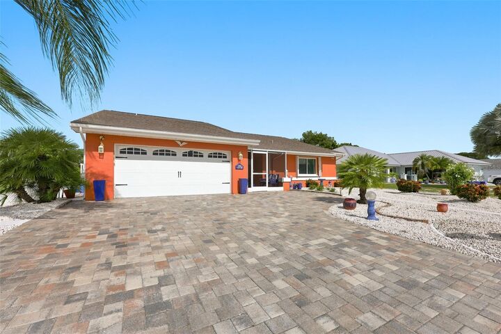 Property Photo: 1002 El Rancho Drive FL 33573