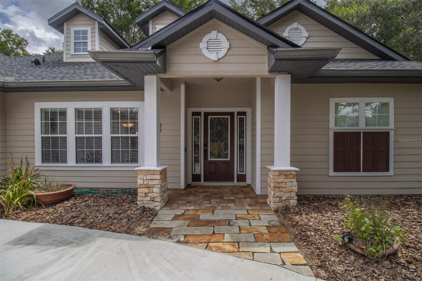 Property Photo: 8331 SW 75th Road FL 32608