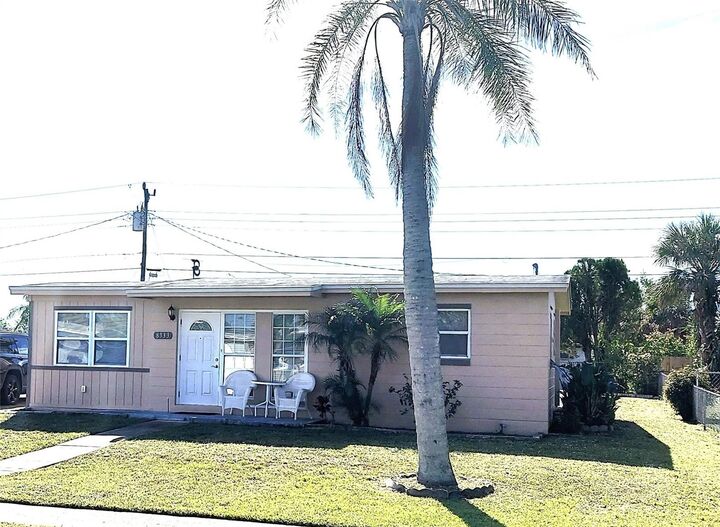 Property Photo: 8333 Herbison Avenue FL 34287