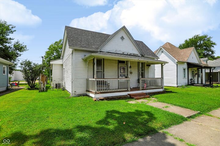 Property Photo: 609 Montgomery Street IN 46176