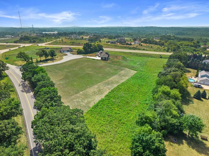 Property Photo:  S59w29914 Aces Ct  WI 53189 