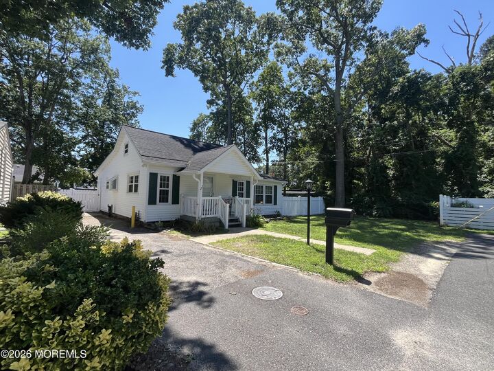 Property Photo:  22 Locust Court  NJ 08723 
