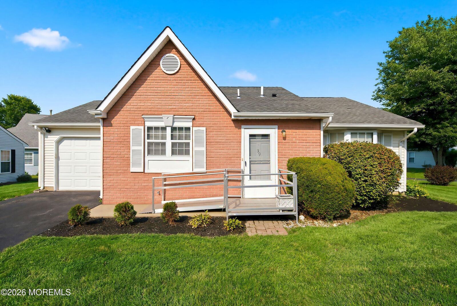 Property Photo:  39 Datchet Close  NJ 07728 