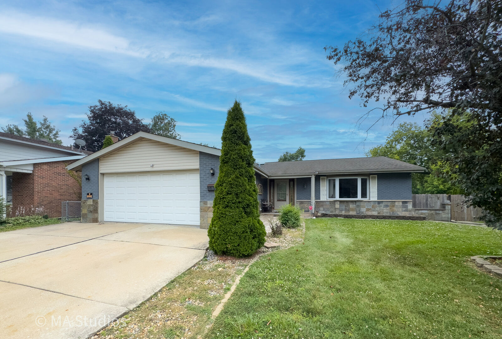Property Photo: 1100 S Cherrywood Drive S IL 60056