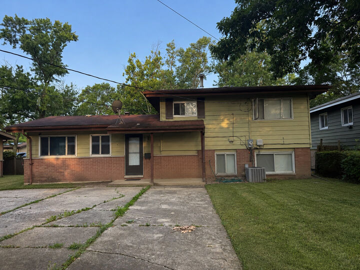 Property Photo: 415 Sandburg Street IL 60466