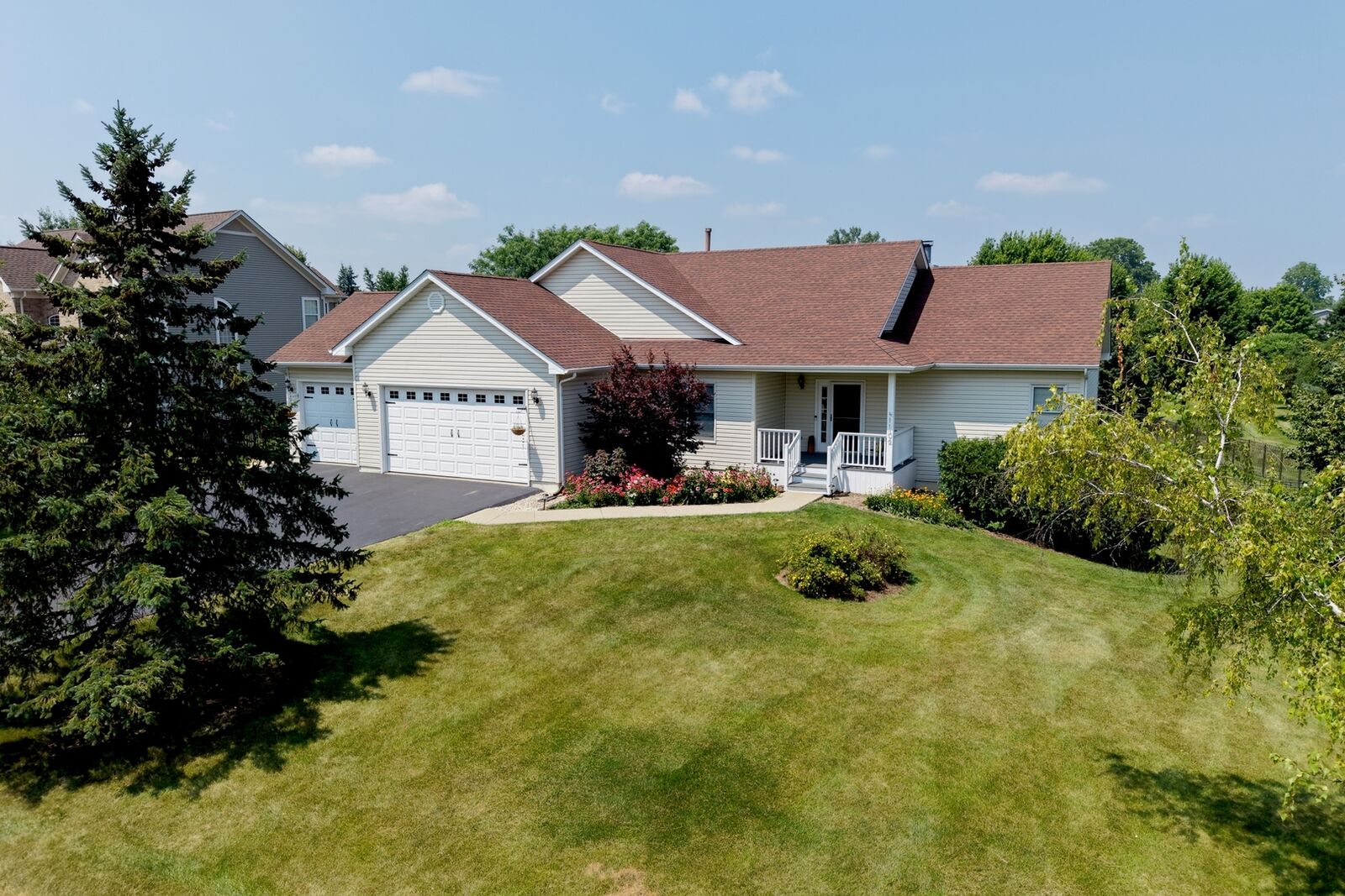 Property Photo: 1102 Joseph Circle IL 60051