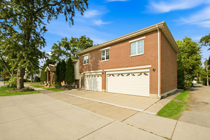 Property Photo: 5900 Crain Street IL 60053