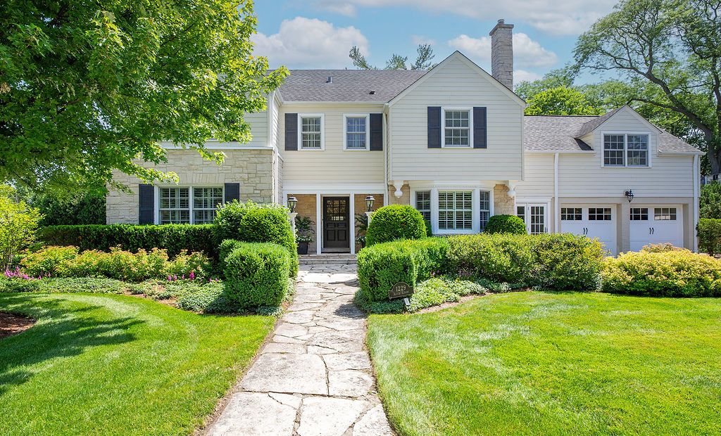 Property Photo: 1229 Alvin Court IL 60025