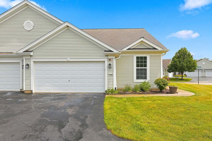 Property Photo:  13500 Yellow Pine Drive  IL 60142 