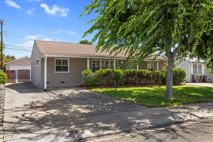 Property Photo: 6 W McKenzie Avenue CA 95204