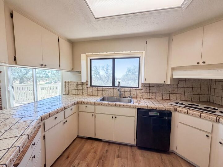 Property Photo: 7548 Hwy 12 CA 95254
