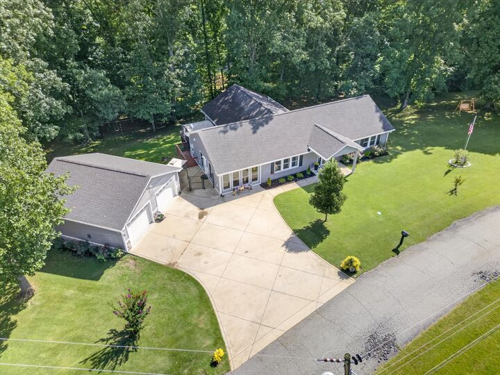 Property Photo:  203 Shane Lee Cir  TN 37058 