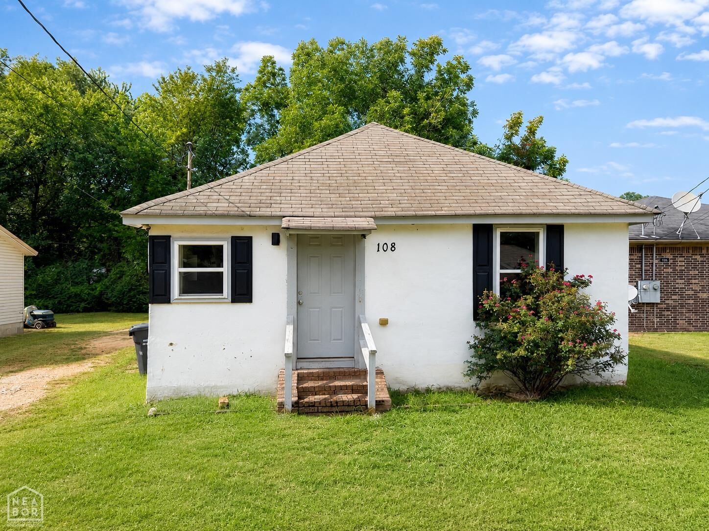 Property Photo: 108 W Forrest Street AR 72401