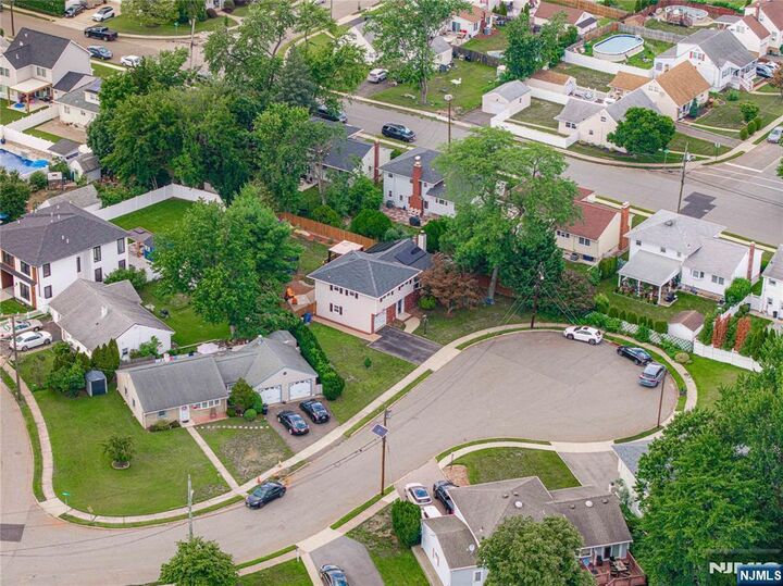 Property Photo: 1 Hazley Court NJ 07662