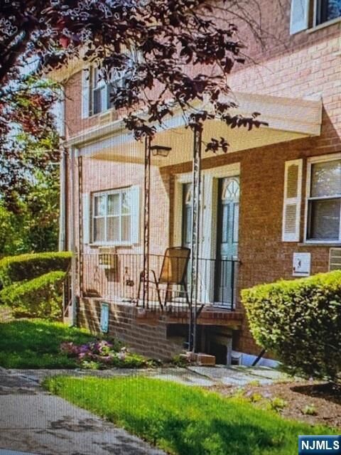 Property Photo:  9 Victor Street 24  NJ 07644 