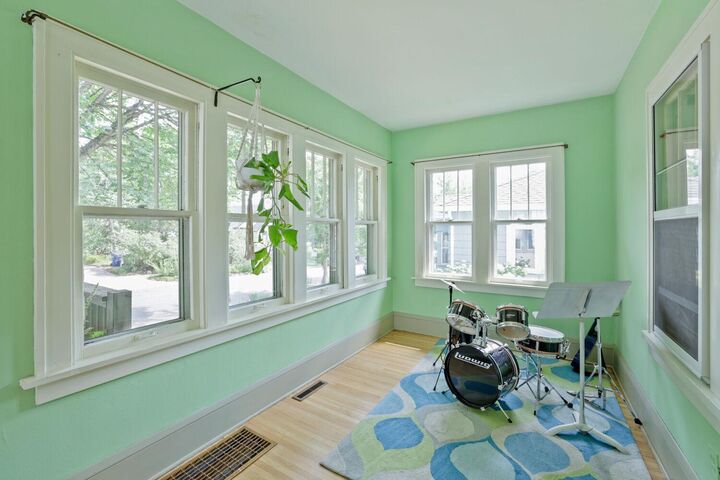 Property Photo:  150 Stevens Street W  MN 55107 