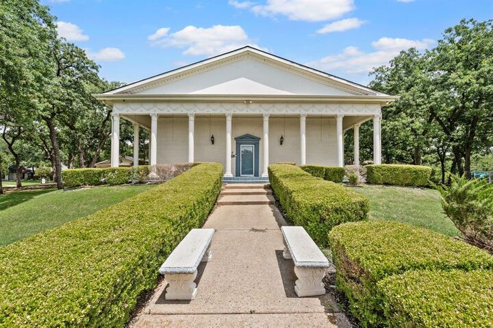 Property Photo: 1200 Circle Lane TX 76022