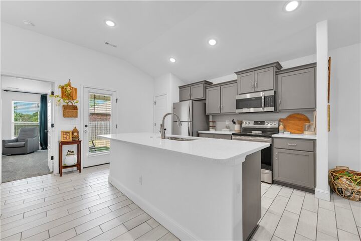 Property Photo:  1604 Gracie Street  AR 72734 