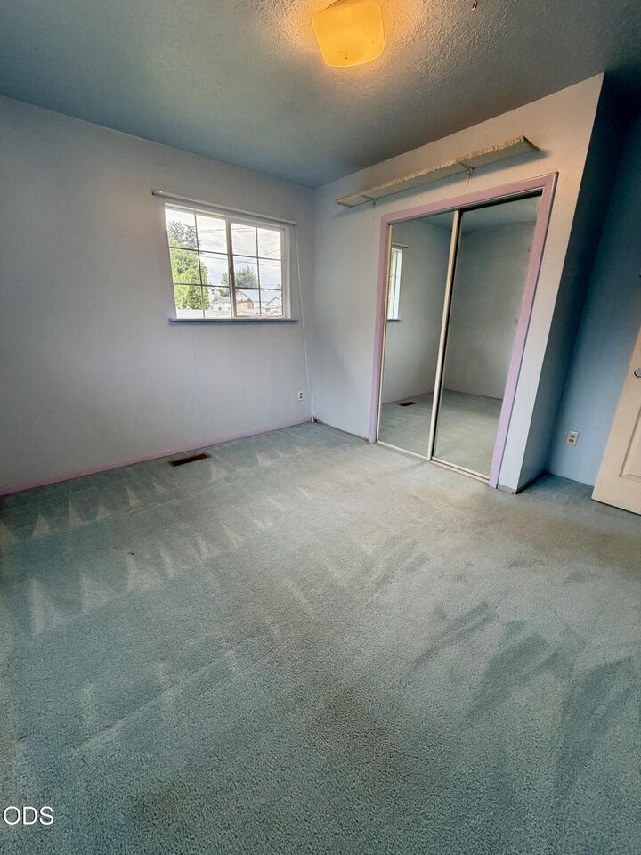 Property Photo:  1630 Etna Street  OR 97603 