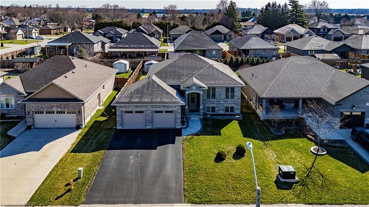 Property Photo: 324 Courtland Street ON N4B 0A8