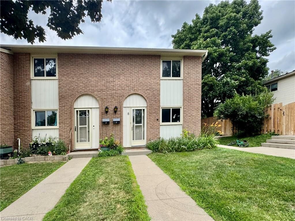 Property Photo: 165 Green Valley Drive 8 ON N2P 1K3