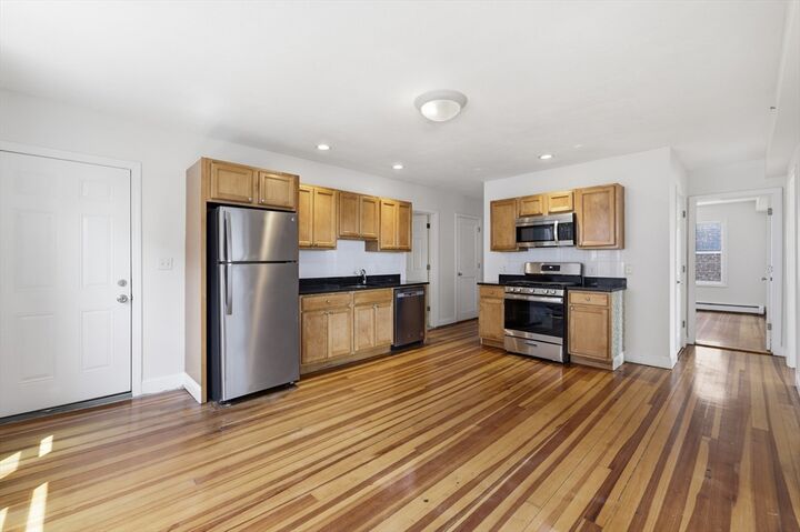 Property Photo:  41 Harbor St 4  MA 01970 