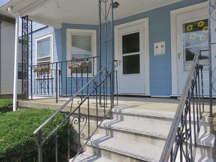 Property Photo:  37-39 Parmenter Rd. 39  MA 02453 