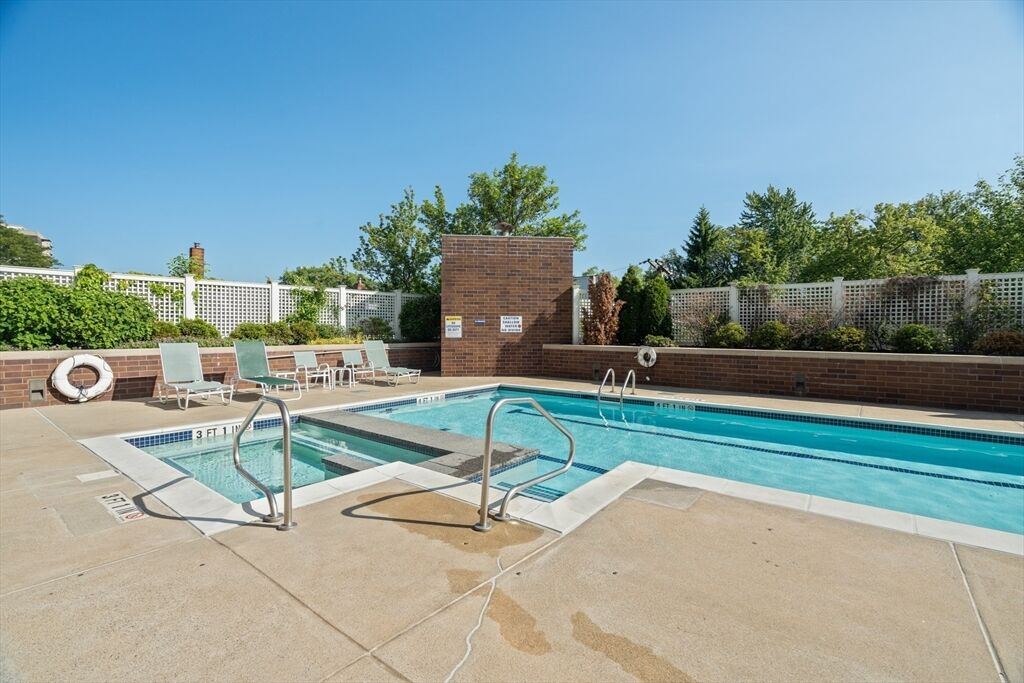 Property Photo:  950 Massachusetts Ave 211  MA 02138 