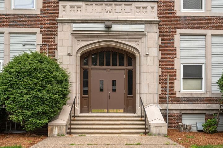 Property Photo:  21 Middlesex Ave 303  MA 01604 