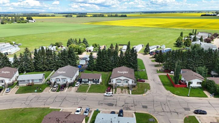 Property Photo: 5701,5703 Evergreen Drive AB T0G 1E0