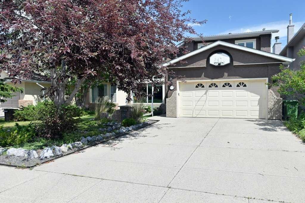 Property Photo: 2824 Signal Hill Drive SW AB T3H 2C8