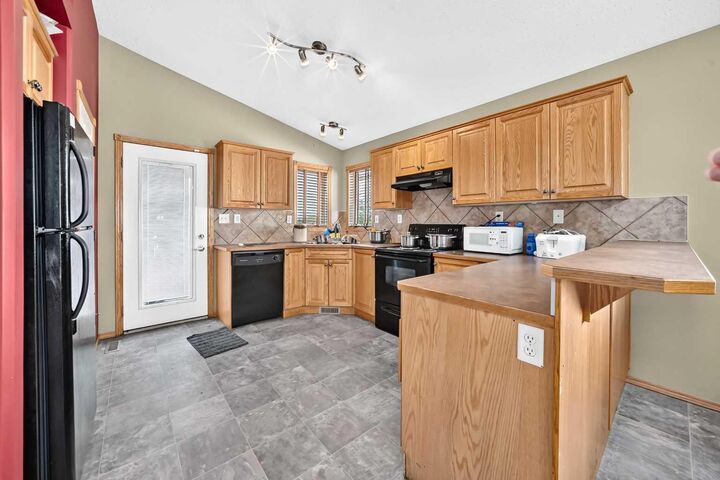 Property Photo: 116 Iverson Close AB T4R 3M8