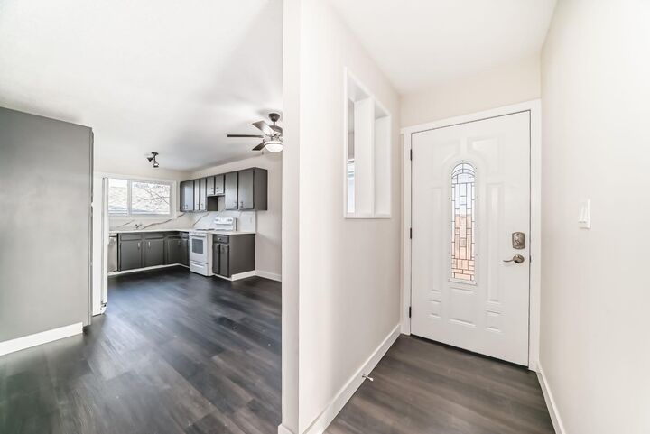 Property Photo: 404 Acacia Drive SE AB T4B 1G1